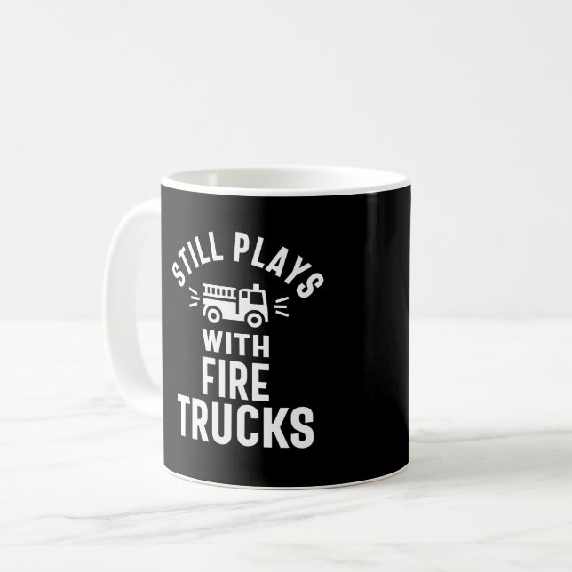 Mug Joue Toujours Avec Les Camions À Feu (Devant gauche)