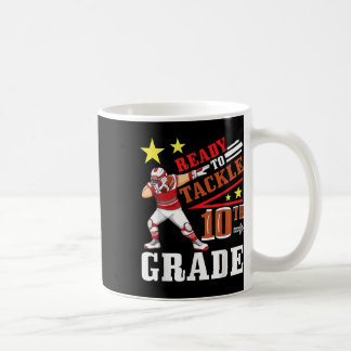 Mug Joueur de football étudiant Dabbing prêt à s'attaq