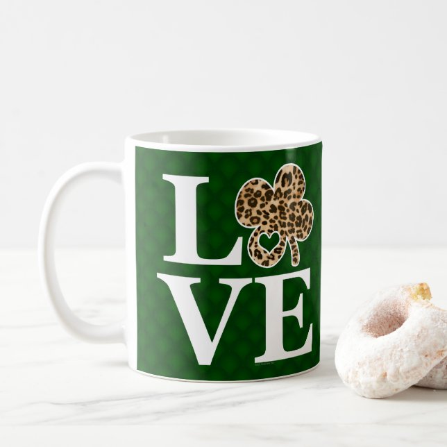 Mug Jour de la Saint Patrick Leopard Love Shamrock (Avec donut)