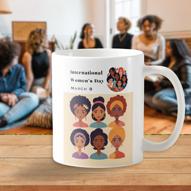 Mug Journée internationale de la femme 8 mars Photo (A mug for International Women's Day on March 8th, illustrated with pictures of diverse women)