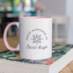 Mug Jours de neige contemporaine minimaliste<br><div class="desc">Découvrez la magie ❄️ des journées enneigées avec cette tasse minimaliste, votre compagnon douillet pour des aventures d'hiver ! Déchirez les imprimés volumineux et laissez les doux flocons inspirer votre style. Imaginez une délicate icône de flocon de neige dansant avec élégance, en chuchotant "Laissez le plaisir commencer!" dans les tons...</div>