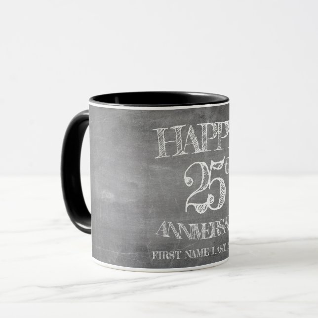 Mug Joyeux 25e anniversaire sur tableau craie (Devant gauche)