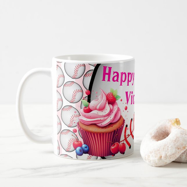 Mug Joyeux Anniversaire Baseball rayé rose et blanc (Avec donut)