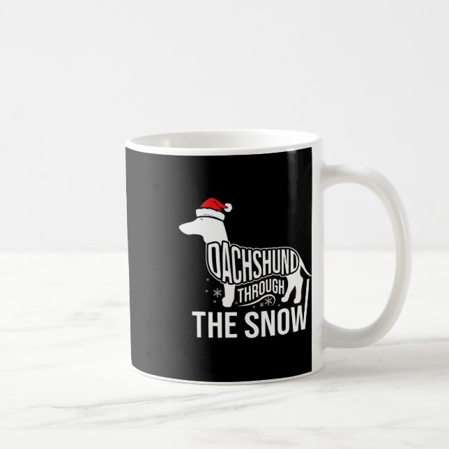 Mug Joyeux Chien De Noël À Travers La Neige Coupée (Droite)
