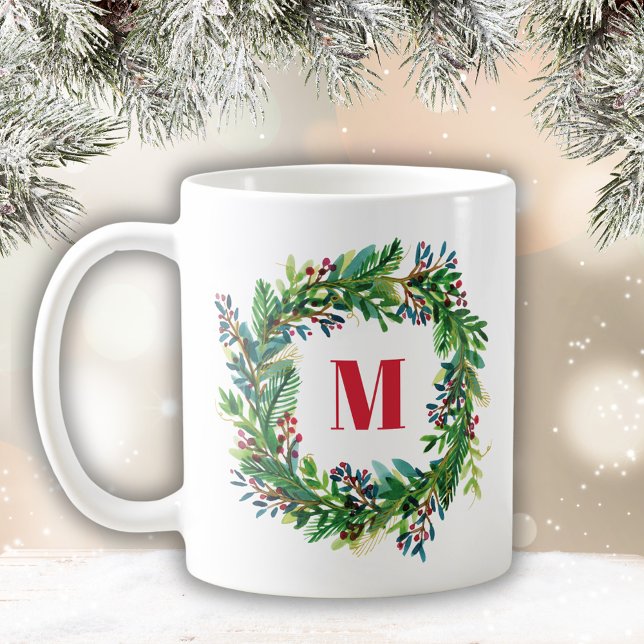 Mug Joyeux Noël Fête Monogramme de couronne initiale (Watercolor Christmas Wreath with monogram/initial. Perfect for Holiday season this winter)