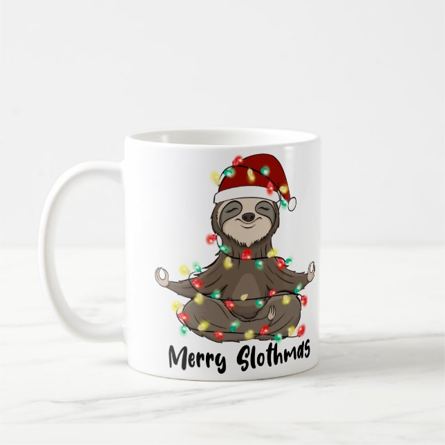 Mug Joyeux Slothmas Yoga Sloth Méditant Noël (Gauche)