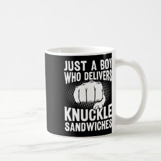 Mug Juste Un Garçon Qui Fournit Des Sandwichs Knuckle