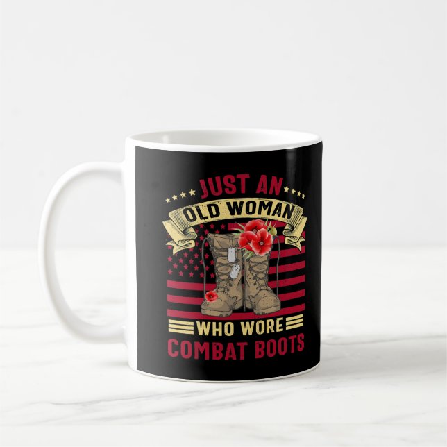 Mug Juste Une Vieille Femme Qui Portait Des Bottes De  (Gauche)