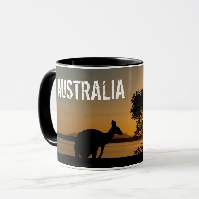Mug Kangourou noir au coucher du soleil en Australie (Devant gauche)