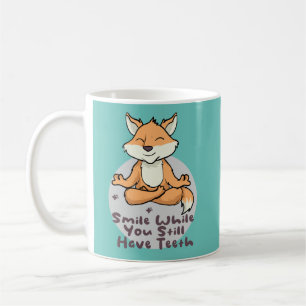 Mug Kawaii drôle de renard souriant et faire du yoga p