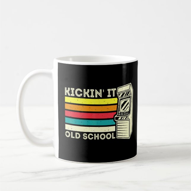 Mug Kickin' Old Retro 80s Arcade Video Gaming Gamer (Gauche)