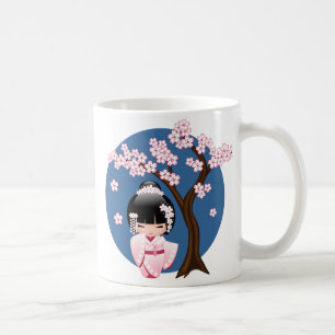 Mug Kokeshi Doll en kimono rose sur fond bleu