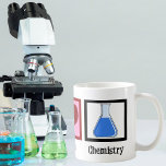Mug La chimie de l'amour pour la paix<br><div class="desc">Si vous êtes un scientifique ou avez besoin d'un cadeau geek pour les nerd dans votre vie,  ce design mignon comporte un signe de paix,  le coeur,  et des produits chimiques dans un bécher.</div>