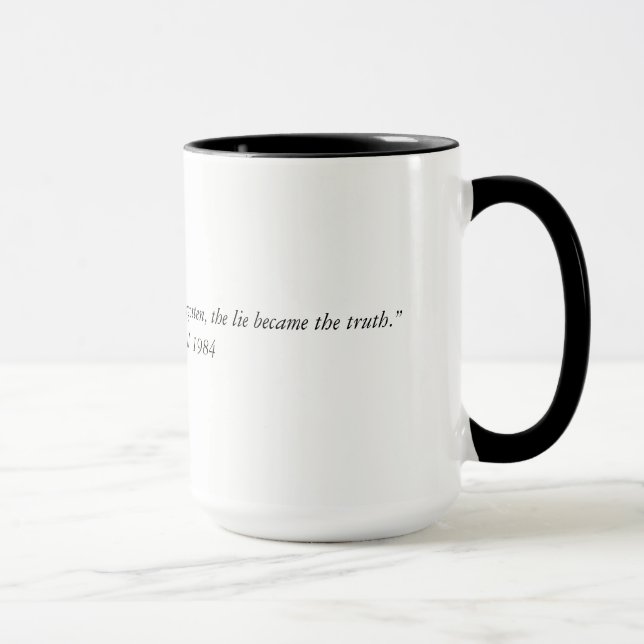 Mug La citation à partir de 1984 deux de George Orwell (Droite)