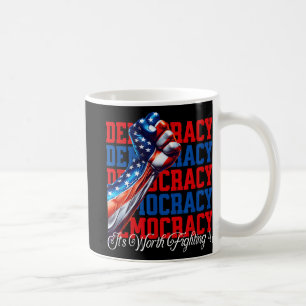 Mug La démocratie anti-Trump vaut la peine d'être comb