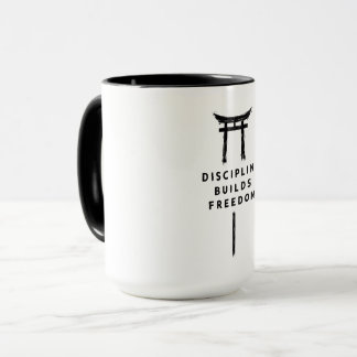Mug La Discipline Construit la Liberté Japanese Torii 