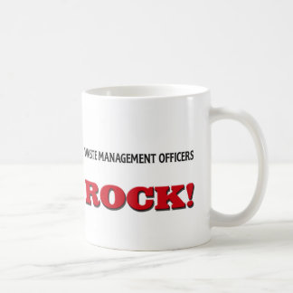 Mug La gestion des déchets commande la roche