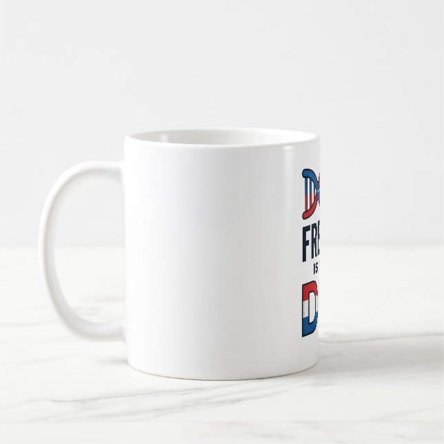 Mug La liberté est dans notre ADN conception de t-shir (Gauche)