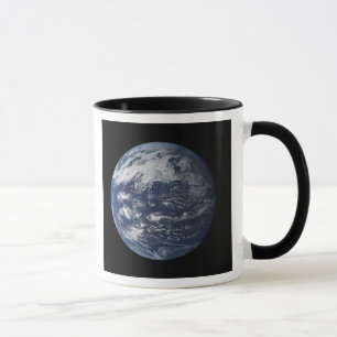 Mug La pleine terre centrée au-dessus de l'océan