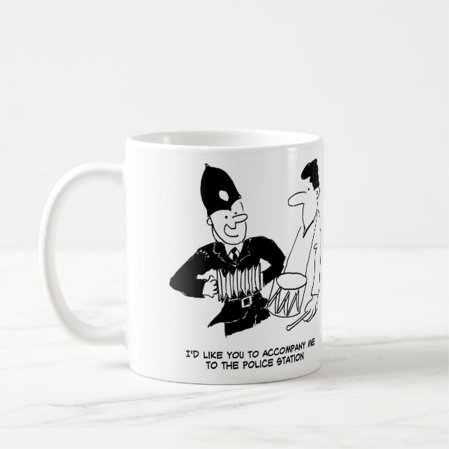Mug La police veut qu'Homme l'accompagne (Gauche)