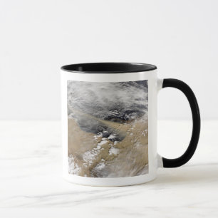 Mug La poussière souffle au large des côtes libyennes