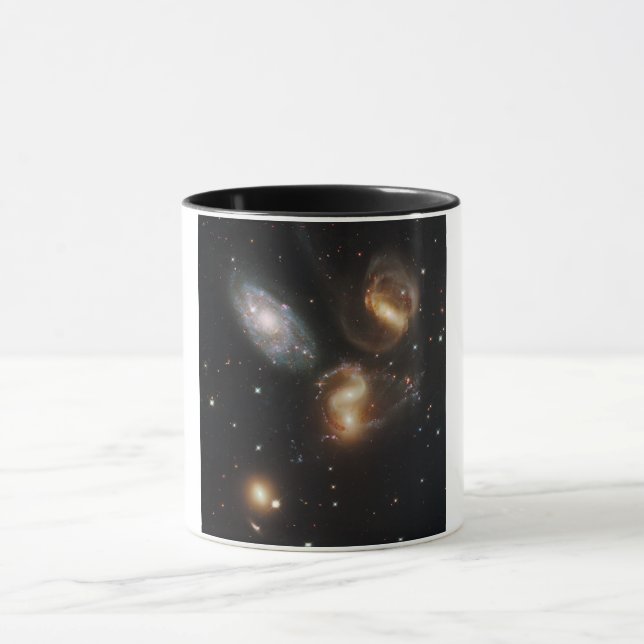 Mug La quintette de Stephan : Une épave galaxie galact (Centre)