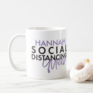 Mug La reine de distance sociale conception de typogra