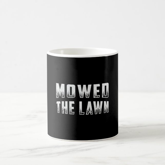 Mug La tondeuse De Pelouse A Épuré Le Jardin De La Pel (Centre)