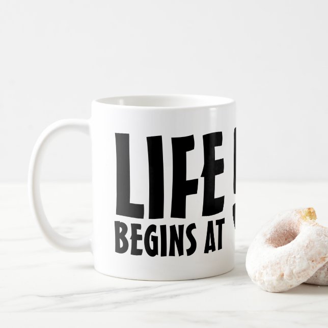 Mug La vie commence à cinquante drôle 50ème anniversai (Avec donut)
