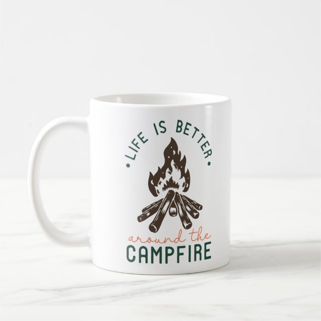 Mug La Vie Est Mieux Autour Du Feu De Campagne (Gauche)