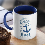 Mug La Vie Est Mieux Sur Le Bateau Nautique Nom De Fam<br><div class="desc">Un élégant tasse à café 2 tonalités à thème nautique avec script de brosse et typographie royale lisant "La vie est meilleure sur le bateau" avec votre nom de famille, nom de bateau ou autre texte souhaité. Ce design présente une ancre de bateau classique et cinq étoiles. Les couleurs sont...</div>