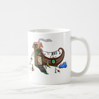 Mug La Vieille Femme Dans La Chaussure