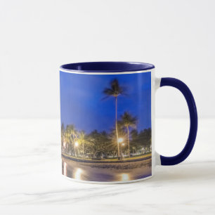 Mug La ville de Waikiki à l'aube