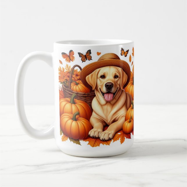 Mug Labrador jaune avec citrouilles de chapeau de pail (Gauche)