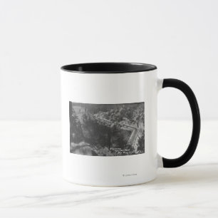Mug Lac big Bear, route de CA au-dessus du barrage