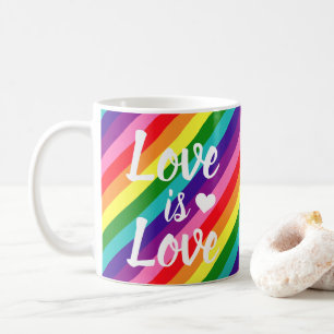 Mug L'amour est l'amour Cœur en diagonale Arc-en-ciel