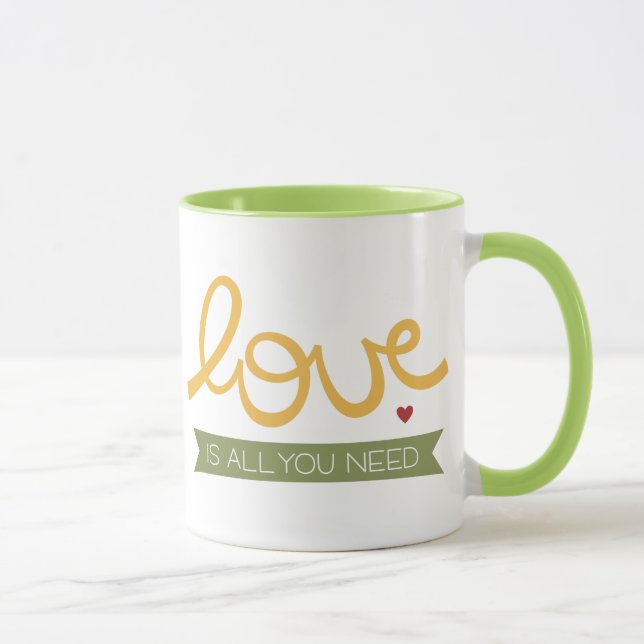 Mug l'amour est tout que vous avez besoin (Droite)