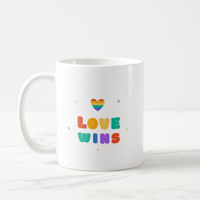 Mug L'amour gagne avec un coeur arc en ciel (Gauche)
