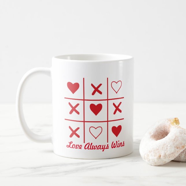 Mug L'amour gagne toujours le T-shirt de Valentin (Avec donut)