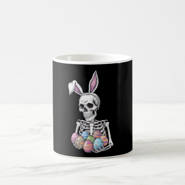 Mug Lapin squelette tenant des œufs de Pâques Lapin dr (Centre)