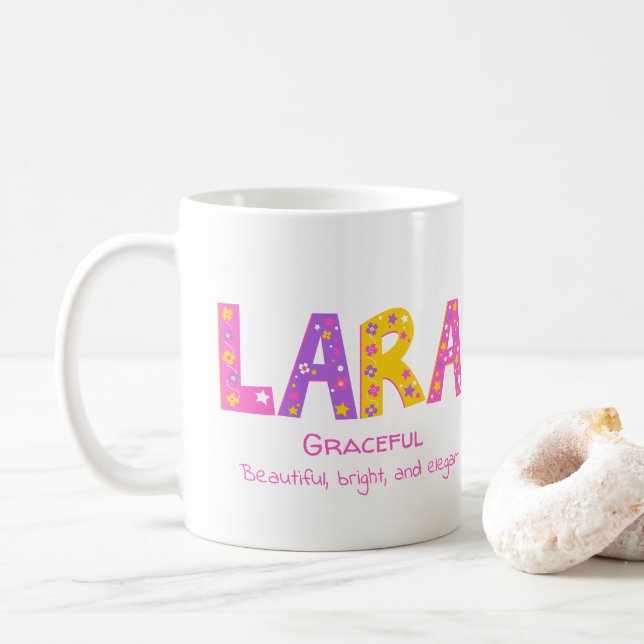 Mug Lara Girls nom signifiant étoiles de fleurs violet (Avec donut)