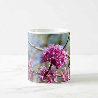 Mug L'arbre de Redbud fleurit