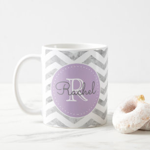 Mug Lavande de Motif de Monogramme de Chevron