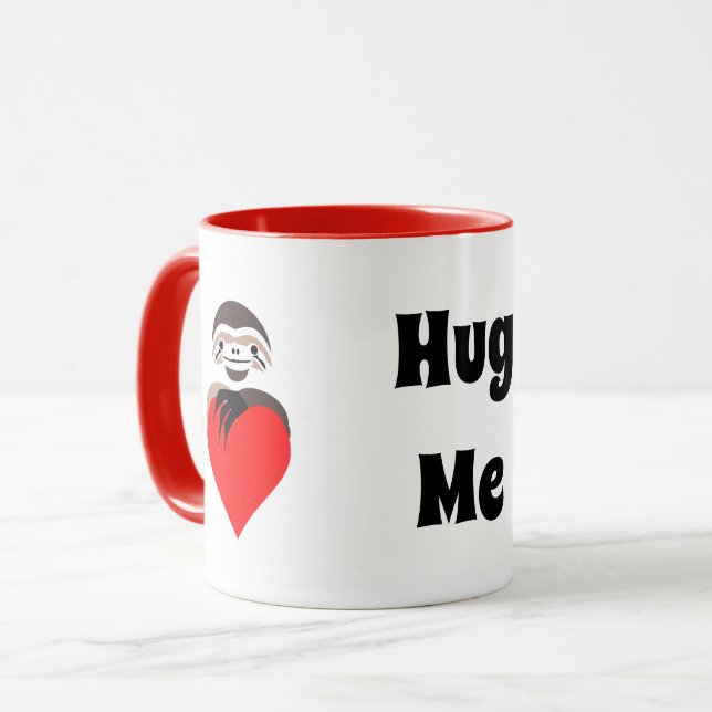 Mug Lazy Sloth Accrocher un coeur d'amour rouge (Devant gauche)