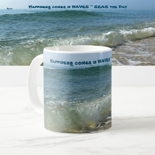 Mug Le bonheur vient dans les vagues briser le Surf