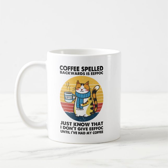 Mug Le café écrit à l'envers est EEFFOC – Drôle de caf (Gauche)
