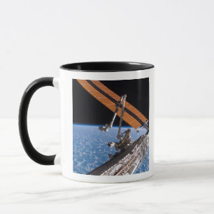 Mug Le Canadarm2 et les ailes de panneaux solaires
