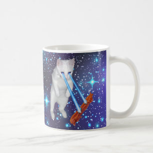 Mug Le chat avec le laser observe le lard de cuisine