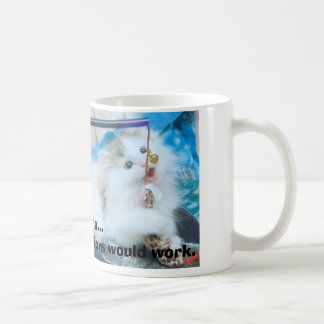 Mug le chaton avec des lèvres, voient que le mA… j'a
