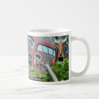 Mug Le clan logent et des mâts totémiques, Ketchikan,